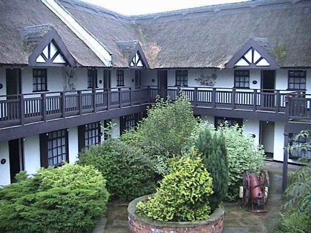 Guy'S Thatched Hamlet バートン エクステリア 写真