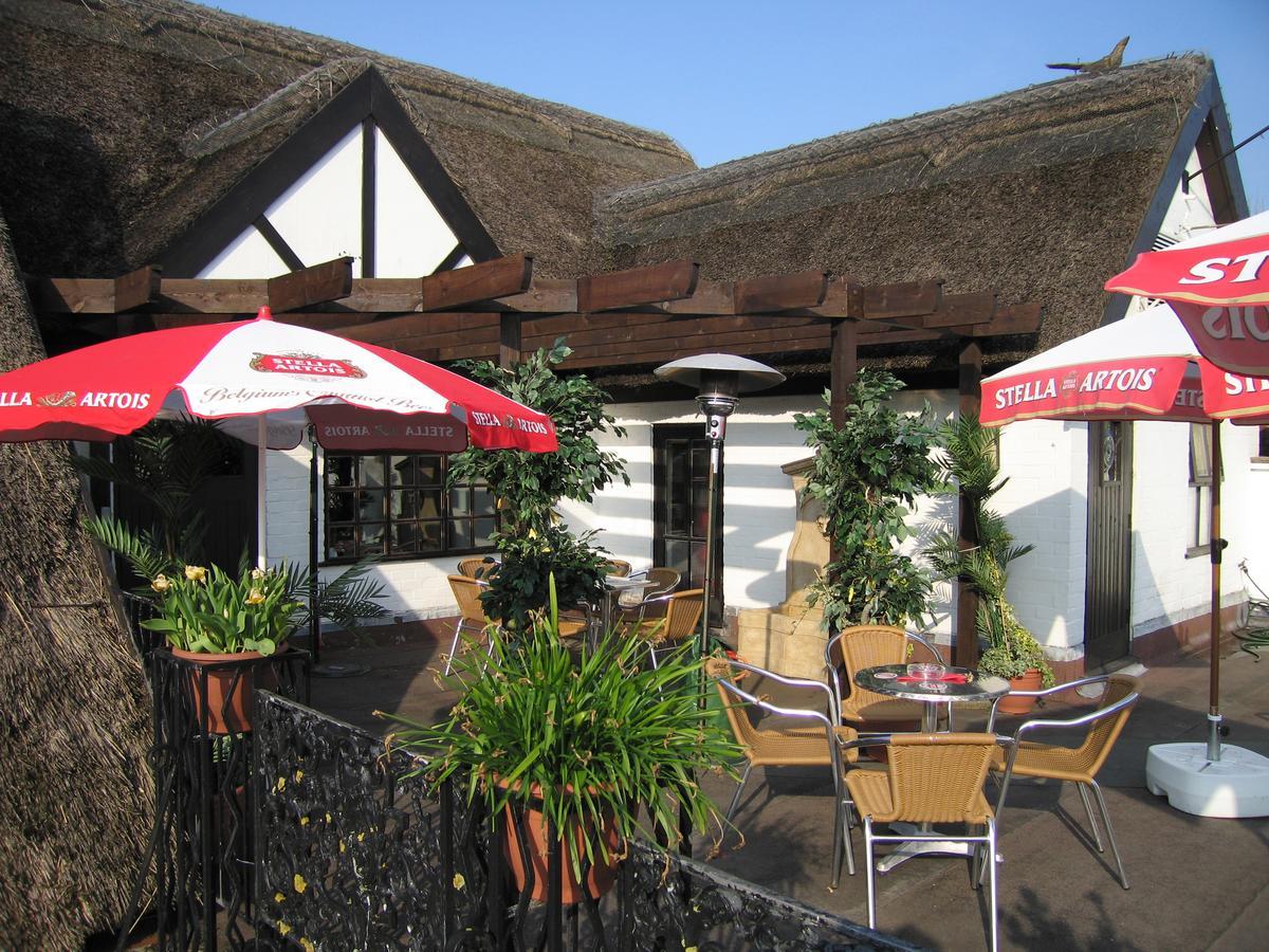 Guy'S Thatched Hamlet バートン エクステリア 写真